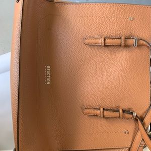 Kenneth Cole REACTION TOTE